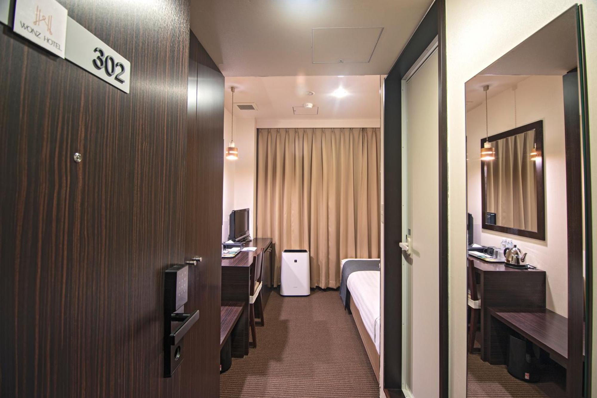 Wonz Hotel Self-Check-In Osaka Exterior photo