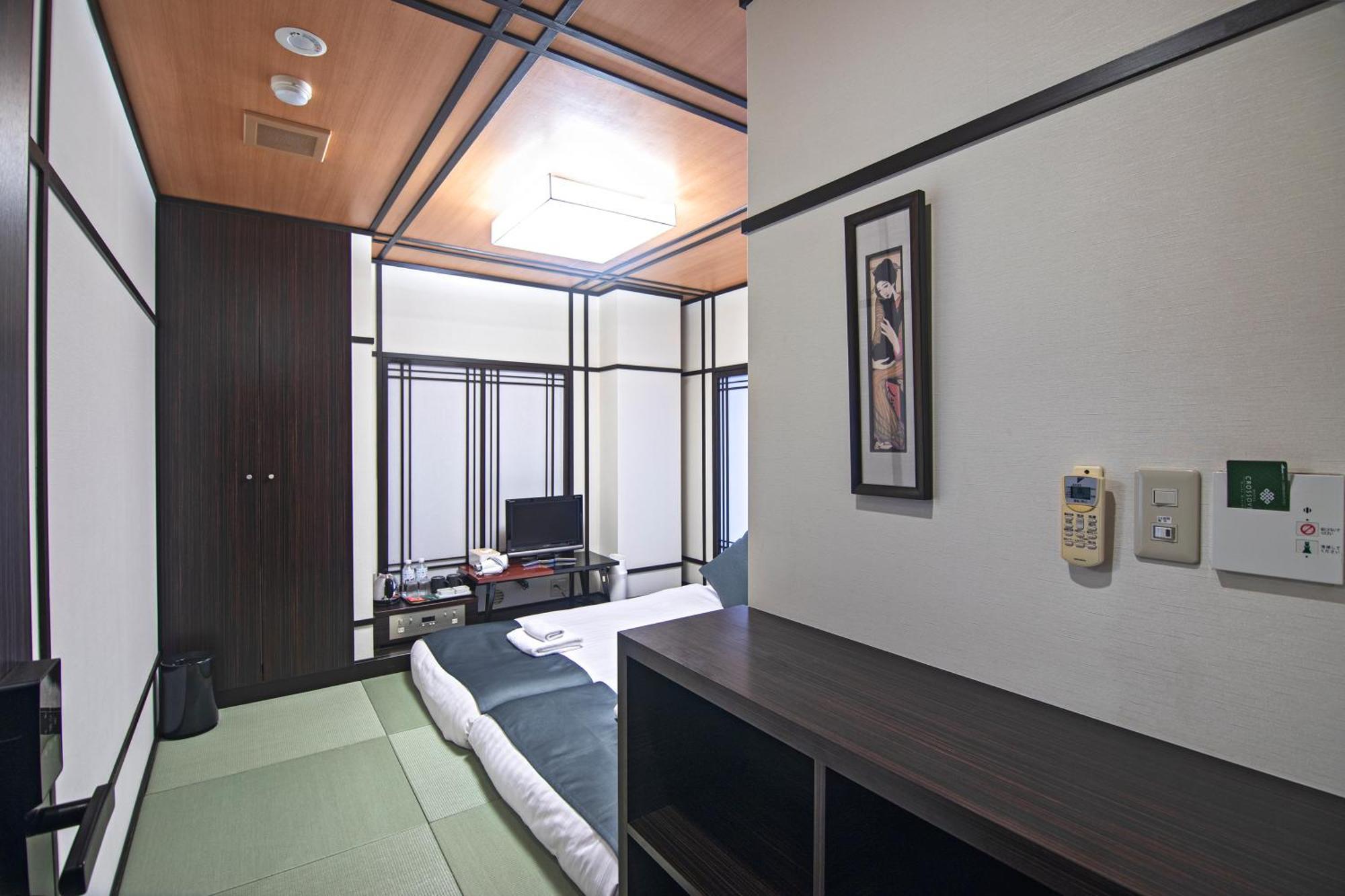 Wonz Hotel Self-Check-In Osaka Exterior photo