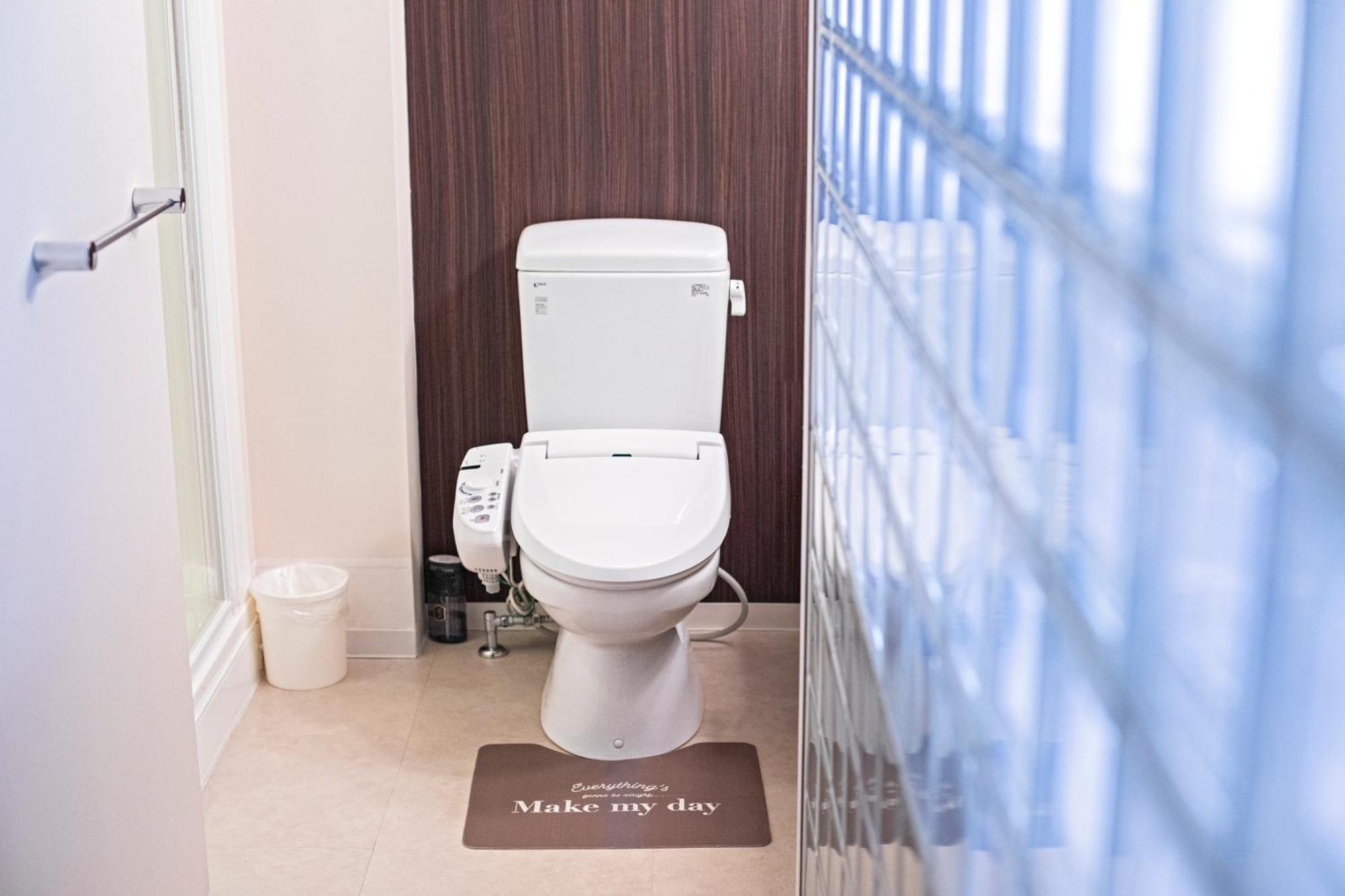 Wonz Hotel Self-Check-In Osaka Exterior photo